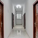 Oyo Life 92509 Maulana Guest House Simpur