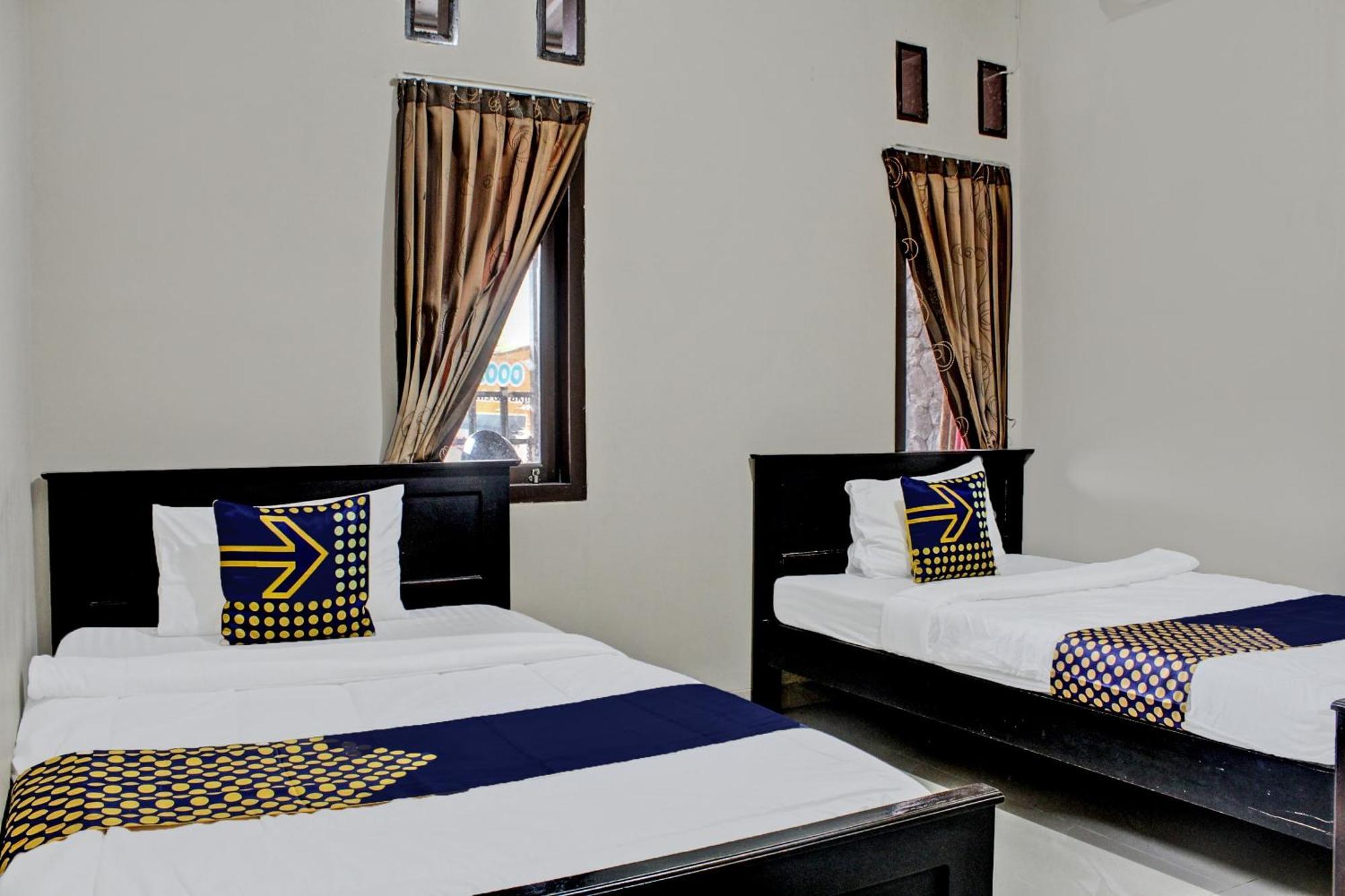 Oyo Life 92509 Maulana Simpur Hotel 2*
