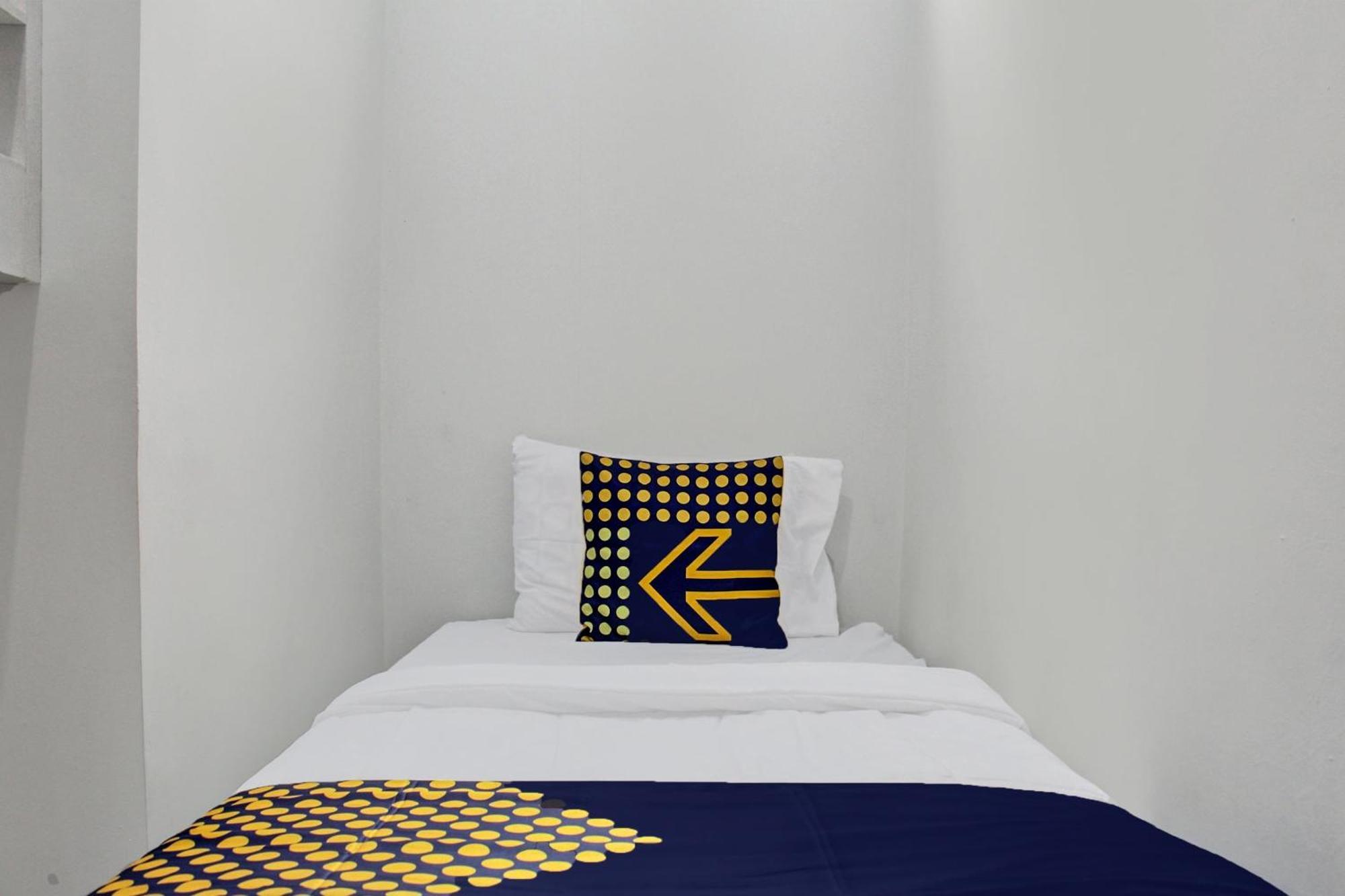 Hotel Oyo Life 92509 Maulana Simpur 2*